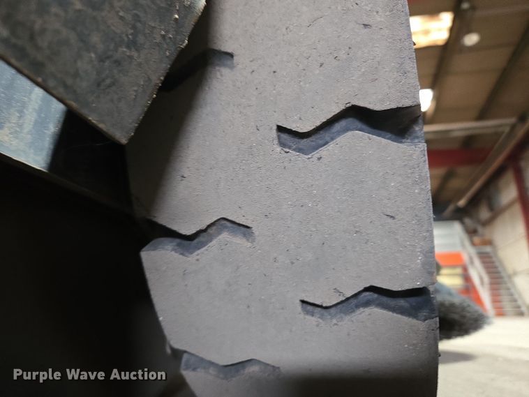 image for item DT7094 2003 American-Lincoln MPV60 sweeper