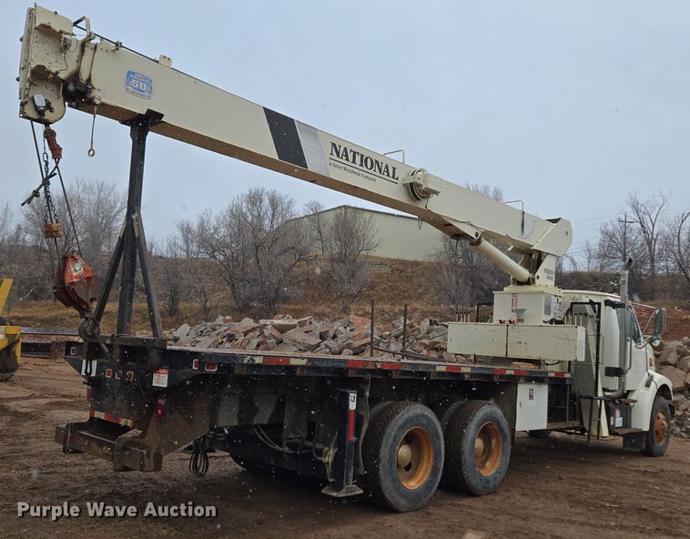 image for item DT7107 1997 Ford LT8501 Louisville crane truck