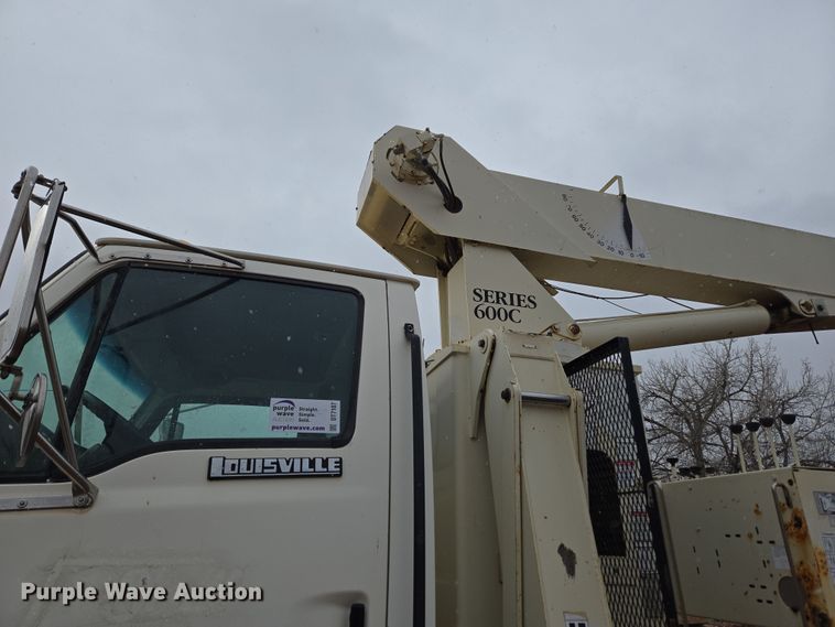 image for item DT7107 1997 Ford LT8501 Louisville crane truck