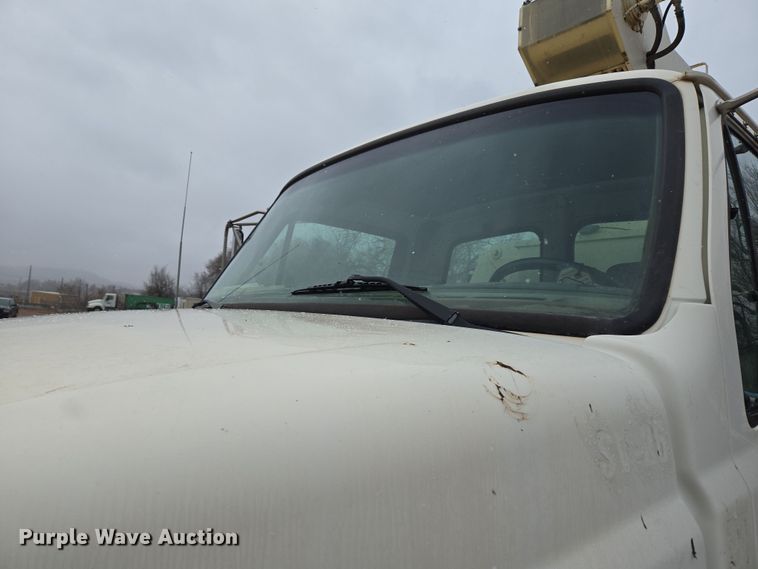 image for item DT7107 1997 Ford LT8501 Louisville crane truck