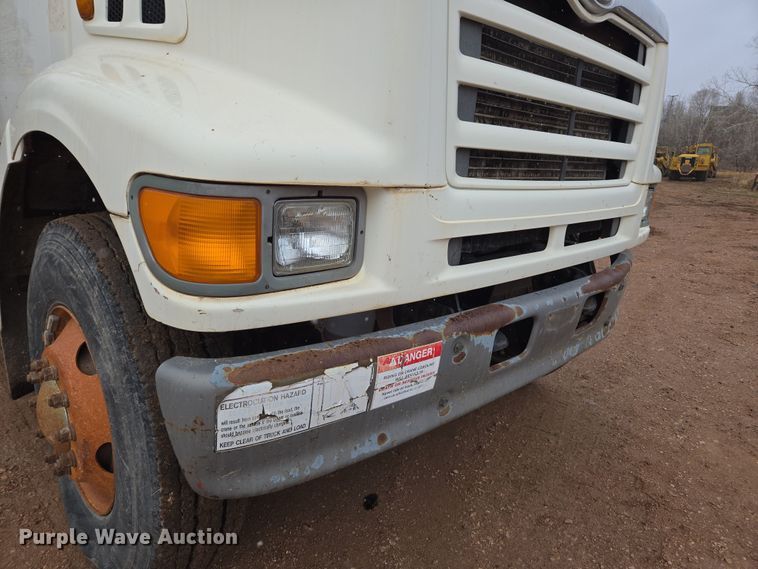 image for item DT7107 1997 Ford LT8501 Louisville crane truck