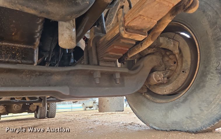 image for item DT7107 1997 Ford LT8501 Louisville crane truck