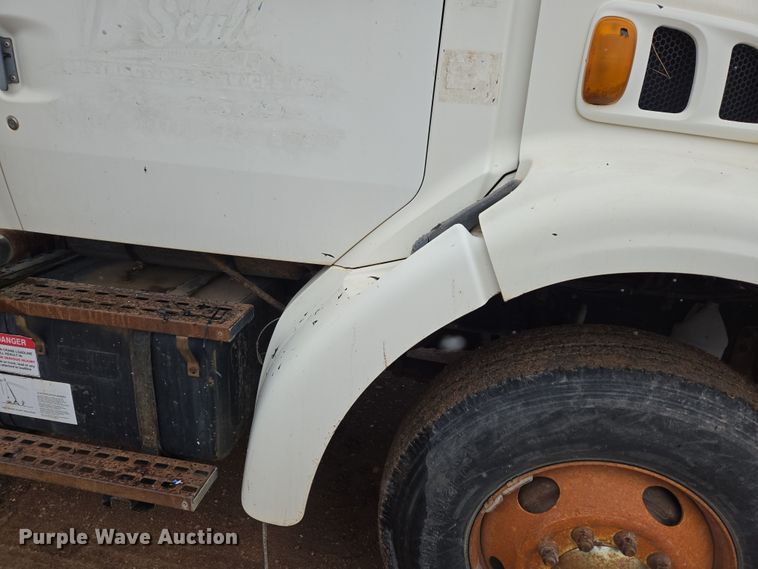 image for item DT7107 1997 Ford LT8501 Louisville crane truck