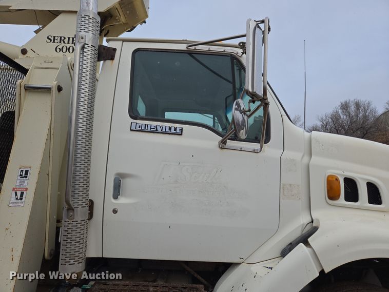 image for item DT7107 1997 Ford LT8501 Louisville crane truck