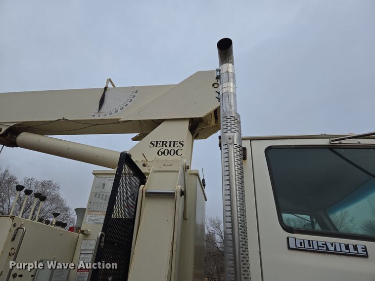 image for item DT7107 1997 Ford LT8501 Louisville crane truck