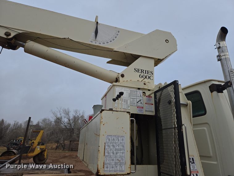 image for item DT7107 1997 Ford LT8501 Louisville crane truck