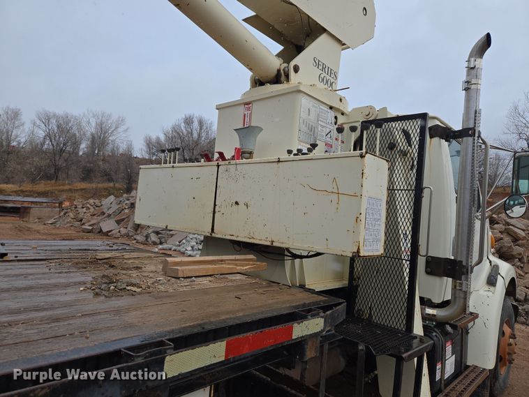 image for item DT7107 1997 Ford LT8501 Louisville crane truck