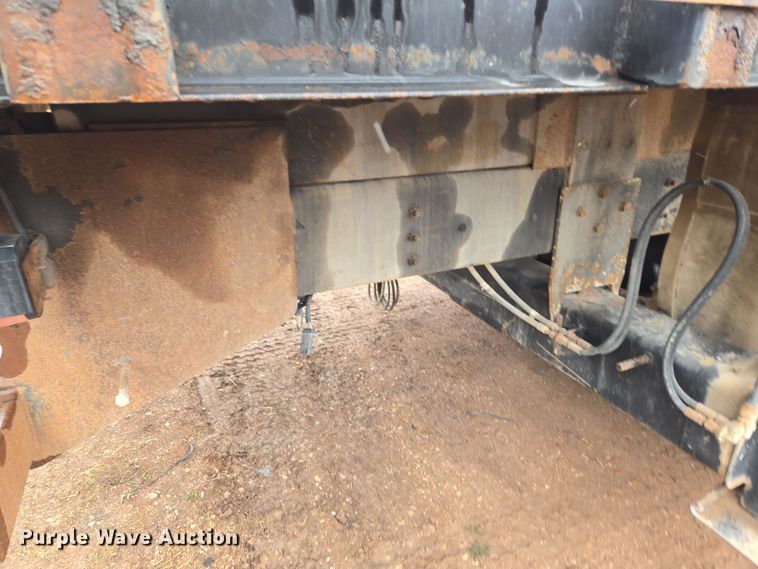 image for item DT7107 1997 Ford LT8501 Louisville crane truck