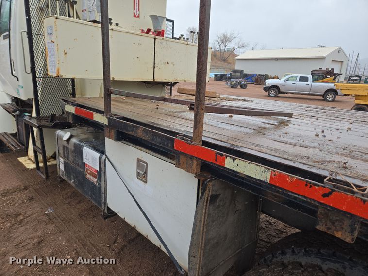 image for item DT7107 1997 Ford LT8501 Louisville crane truck