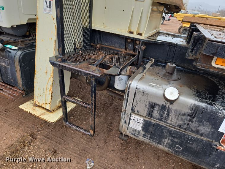 image for item DT7107 1997 Ford LT8501 Louisville crane truck