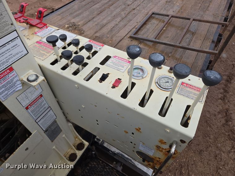 image for item DT7107 1997 Ford LT8501 Louisville crane truck