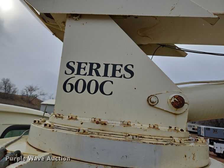 image for item DT7107 1997 Ford LT8501 Louisville crane truck