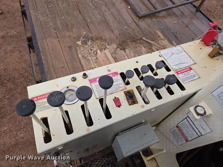 image for item DT7107 1997 Ford LT8501 Louisville crane truck