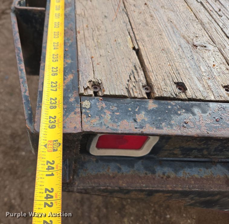 image for item DT7107 1997 Ford LT8501 Louisville crane truck