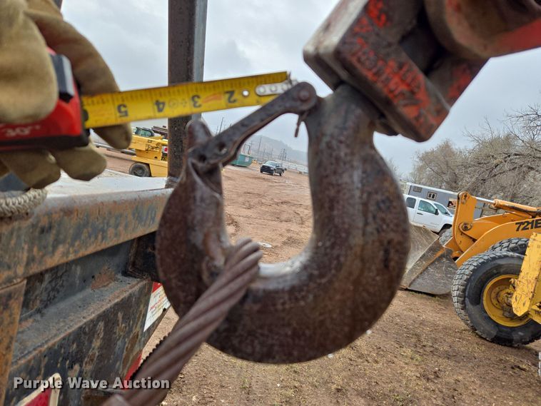 image for item DT7107 1997 Ford LT8501 Louisville crane truck