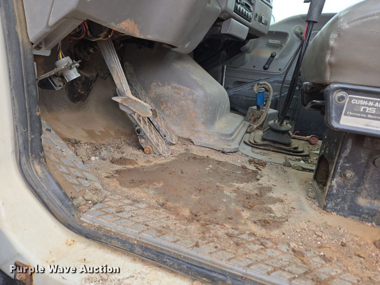 image for item DT7107 1997 Ford LT8501 Louisville crane truck