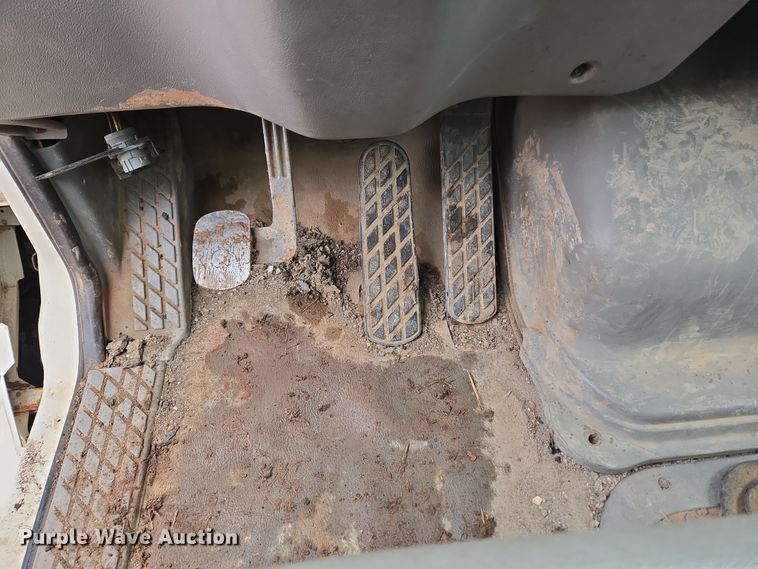 image for item DT7107 1997 Ford LT8501 Louisville crane truck