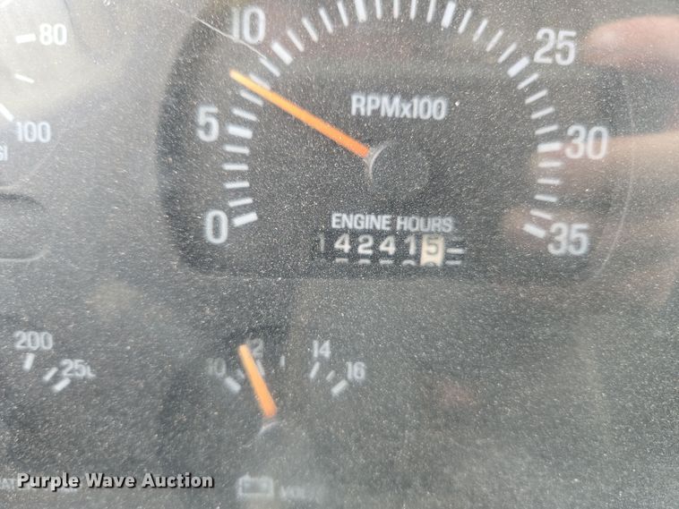 image for item DT7107 1997 Ford LT8501 Louisville crane truck