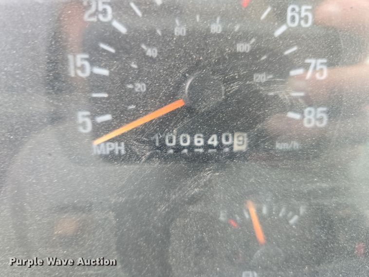 image for item DT7107 1997 Ford LT8501 Louisville crane truck