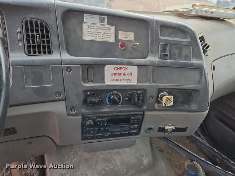 image for item DT7107 1997 Ford LT8501 Louisville crane truck