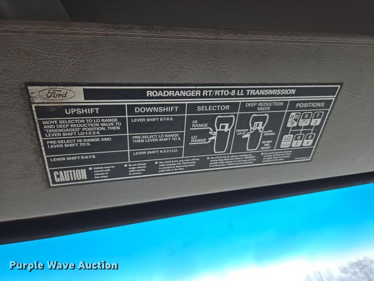 image for item DT7107 1997 Ford LT8501 Louisville crane truck