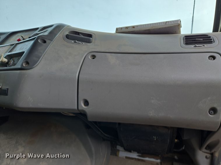 image for item DT7107 1997 Ford LT8501 Louisville crane truck