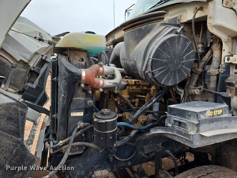 image for item DT7107 1997 Ford LT8501 Louisville crane truck