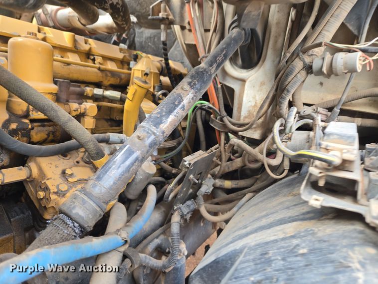 image for item DT7107 1997 Ford LT8501 Louisville crane truck