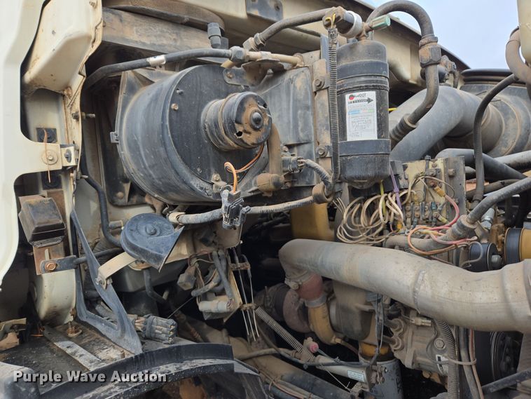 image for item DT7107 1997 Ford LT8501 Louisville crane truck