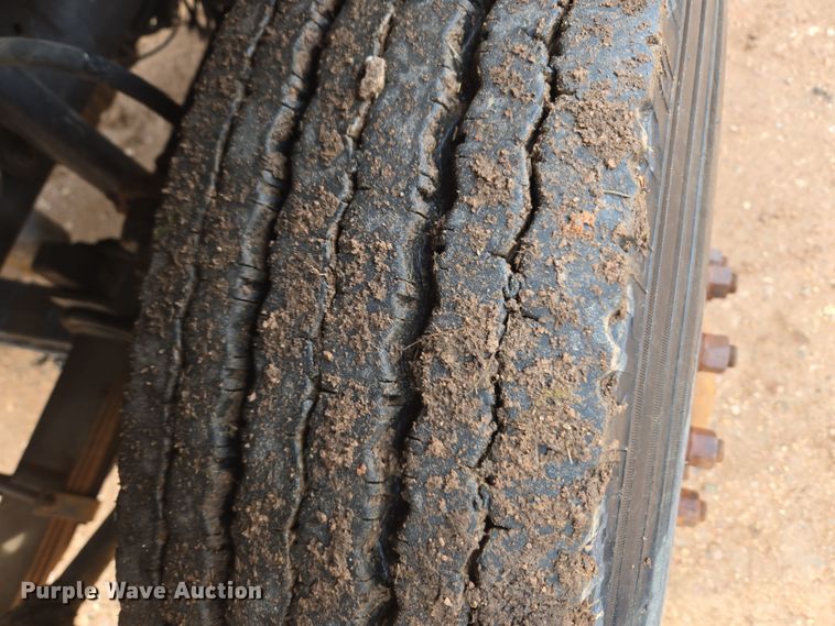 image for item DT7107 1997 Ford LT8501 Louisville crane truck