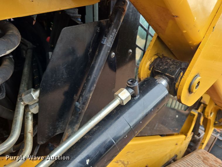 image for item DT7109 2015 Caterpillar 289D tracked skid steer loader