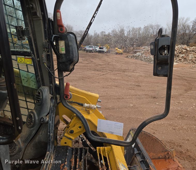 image for item DT7109 2015 Caterpillar 289D tracked skid steer loader