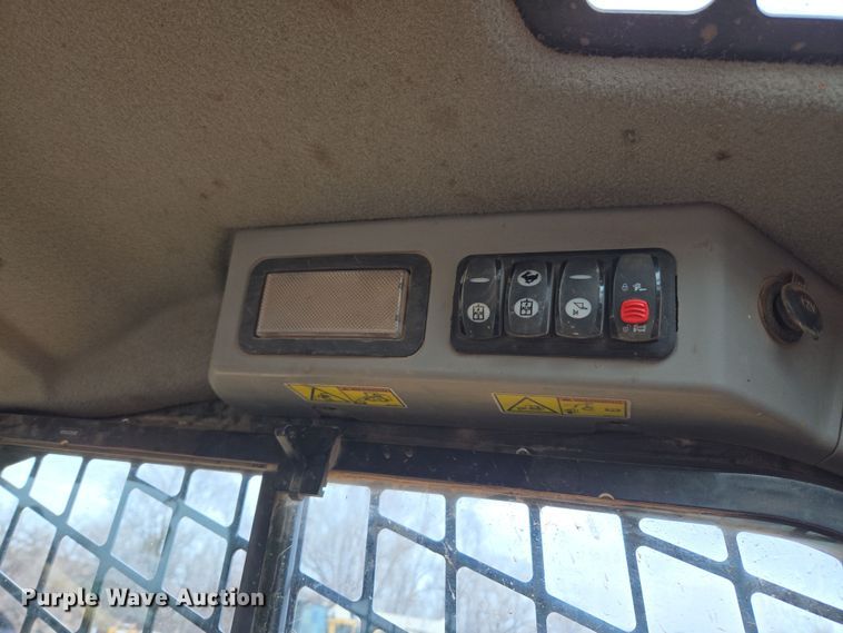 image for item DT7109 2015 Caterpillar 289D tracked skid steer loader