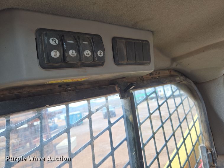 image for item DT7109 2015 Caterpillar 289D tracked skid steer loader