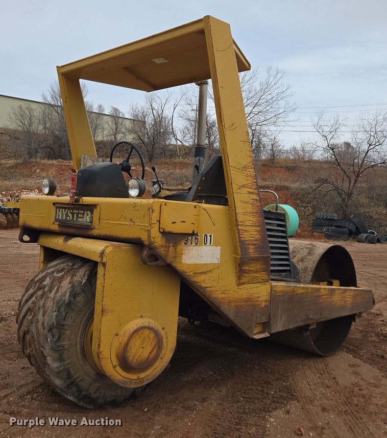 image for item DT7111 Hyster C610B single drum roller