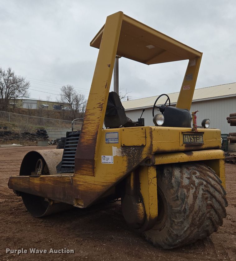 image for item DT7111 Hyster C610B single drum roller