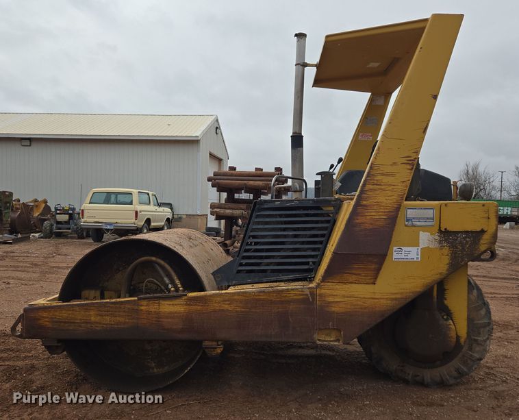 image for item DT7111 Hyster C610B single drum roller