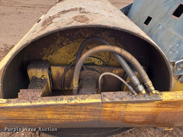 image for item DT7111 Hyster C610B single drum roller