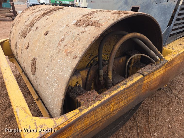 image for item DT7111 Hyster C610B single drum roller