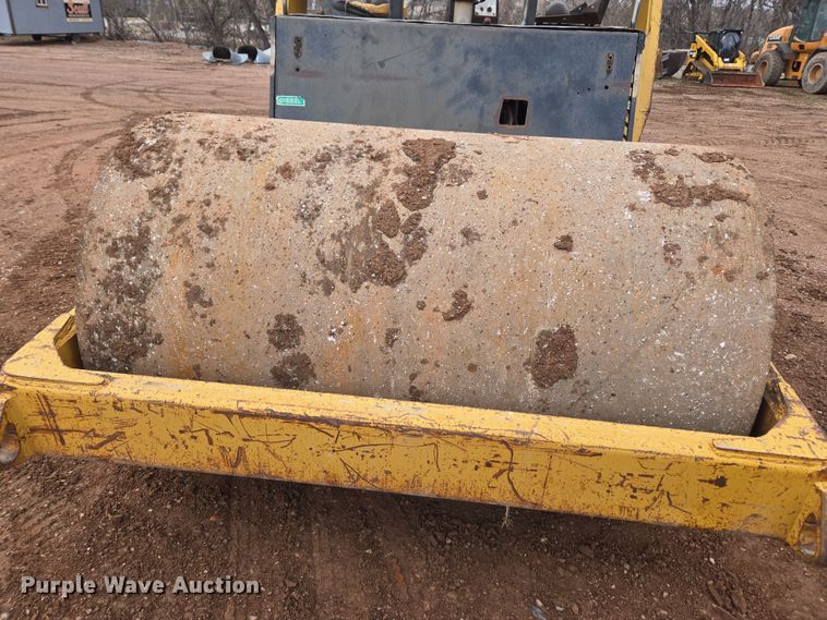 image for item DT7111 Hyster C610B single drum roller