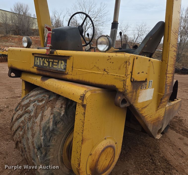 image for item DT7111 Hyster C610B single drum roller