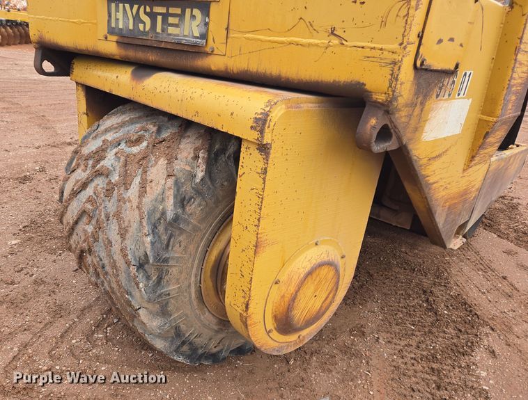 image for item DT7111 Hyster C610B single drum roller