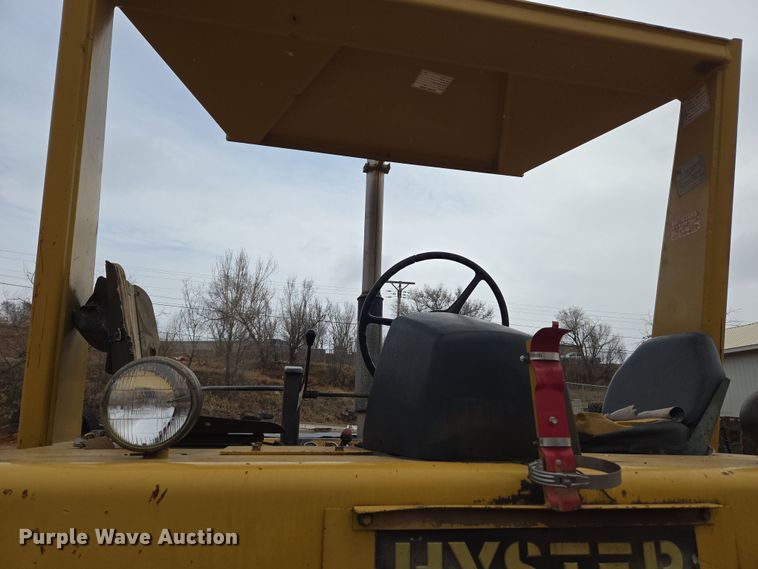 image for item DT7111 Hyster C610B single drum roller