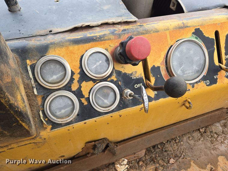 image for item DT7111 Hyster C610B single drum roller