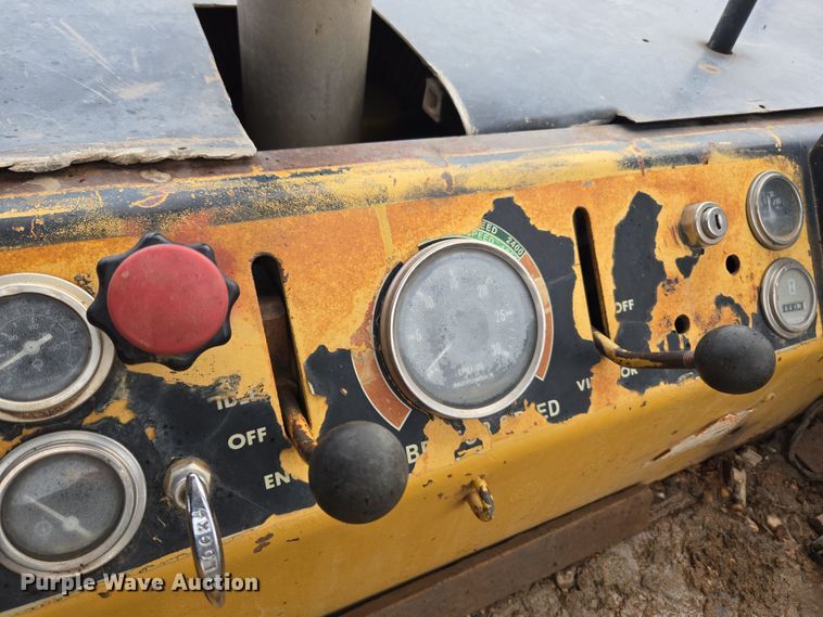 image for item DT7111 Hyster C610B single drum roller