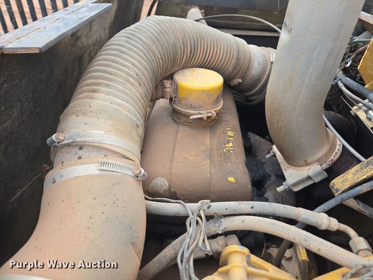 image for item DT7111 Hyster C610B single drum roller