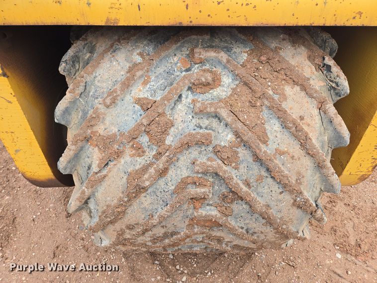 image for item DT7111 Hyster C610B single drum roller