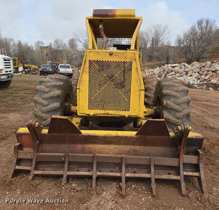 image for item DT7112 Clark Ranger 666B skidder