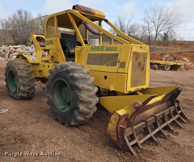 image for item DT7112 Clark Ranger 666B skidder