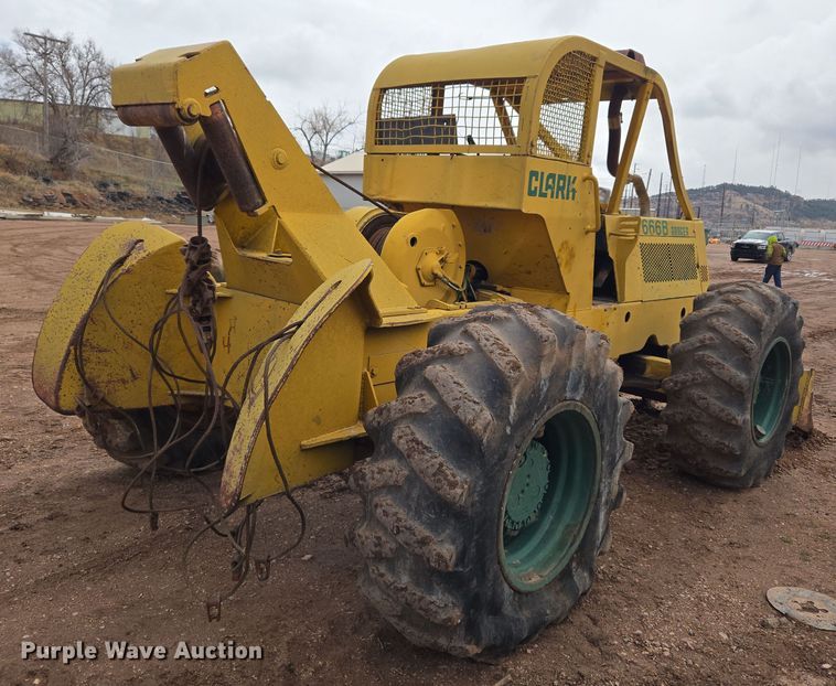 image for item DT7112 Clark Ranger 666B skidder